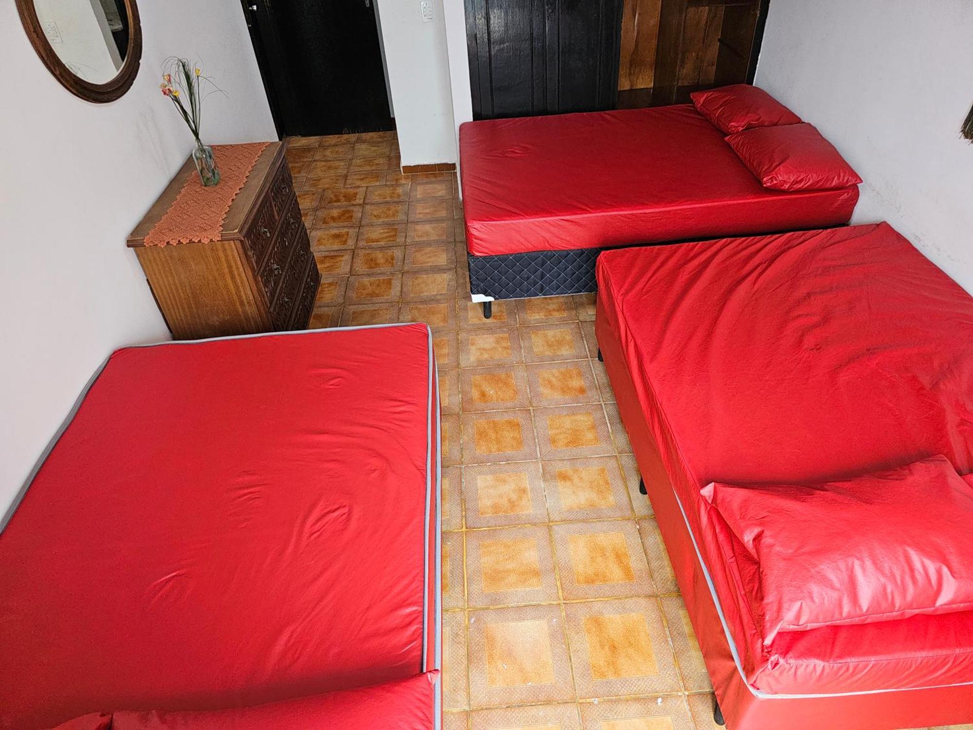 Casa Maravilhosa E Ampla Pe Na Areia Com Piscina, Area Gourmet Com Churrasqueira Em Deck Coberto Frente A Piscina, 4 Quartos Confortaveis E Espacosos, Sendo 2 Suites, Cozinha Americana E Sala De Jantar, Ampla Garagem Para 6 Carros - Mercado Na Rua Da Praia Grande  Exteriör bild
